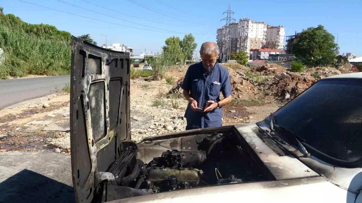 Antalya’da Seyir Halindeki Otomobilde Yangın Çıktı