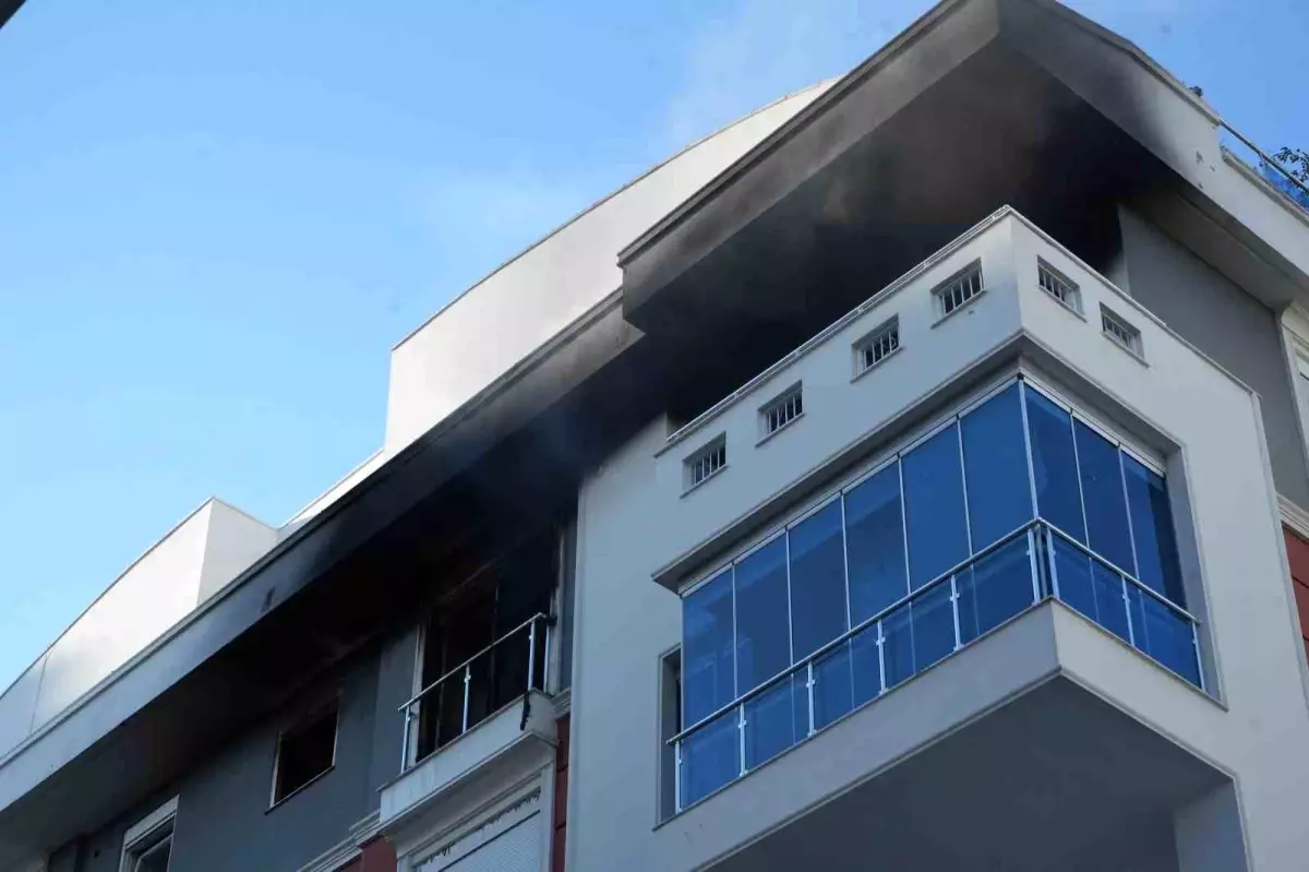 Antalya’da Yangın Korkusu: 3 Çocuk Kurtarıldı