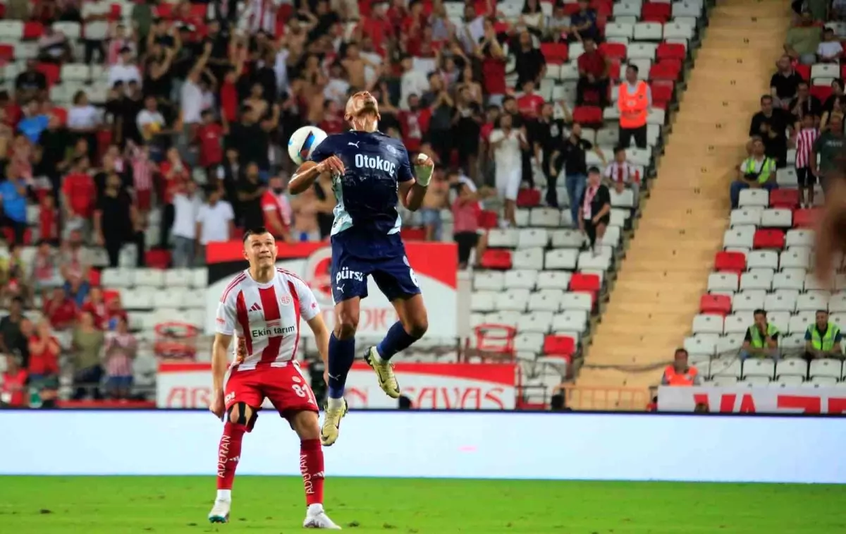 Antalyaspor ile Fenerbahçe’nin Maçı 0-0 Beraberlikle Sona Erdi