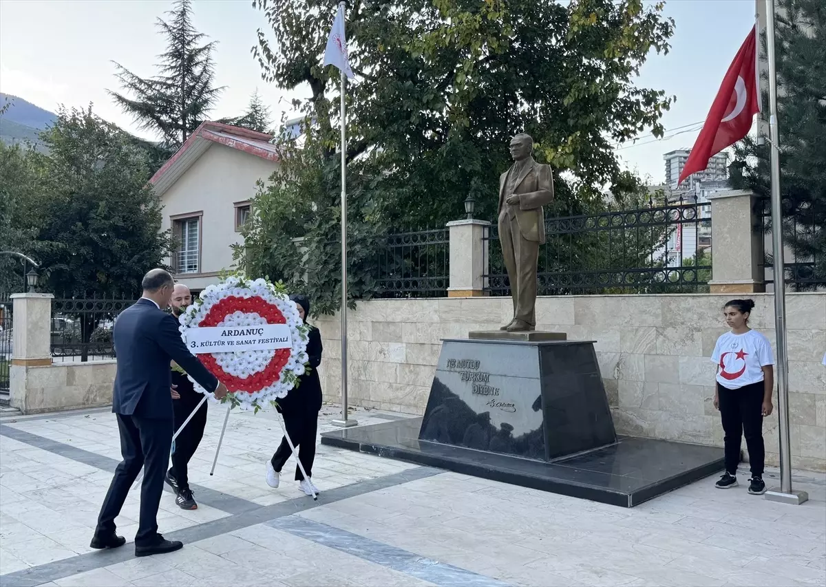 Ardanuç Kültür Sanat Festivali Coşkuyla Başladı