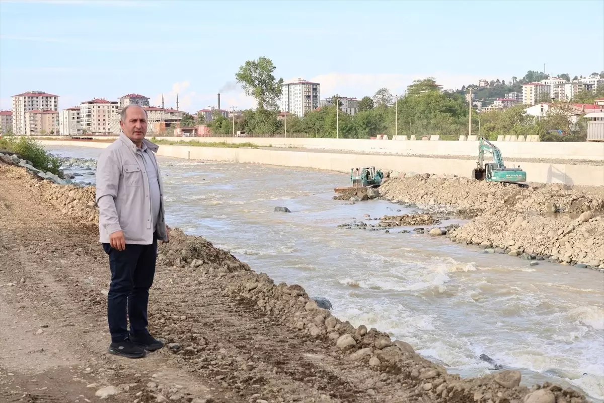 Artvin’de Yağışların Ardından Temizlik ve Yol Yapım Çalışmaları Devam Ediyor