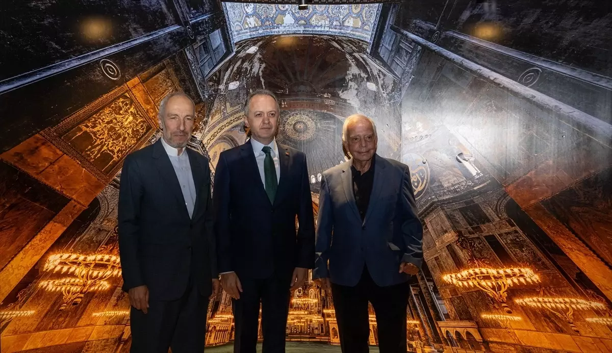 Ayasofya Fotoğrafları Sergisi Ankara’da Açıldı