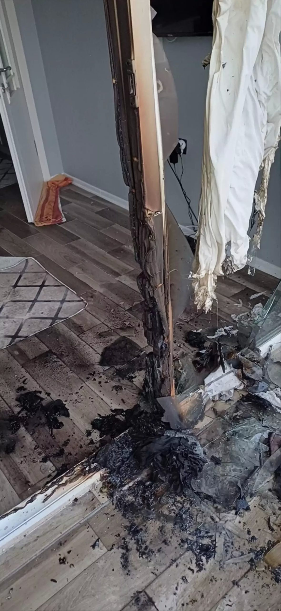 Bandırma’da Evde Yangın Çıktı, Patlama Nedeniyle Başladı