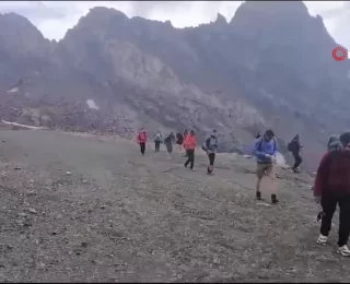 Çekyalı Turistler Yüksekova’nın Doğal Güzelliklerine Hayran Kaldı