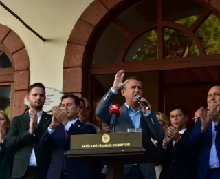 CHP Genel Başkanı Özgür Özel, Muğla’da Düğün Törenine Katıldı ve Önemli Mesajlar Verdi