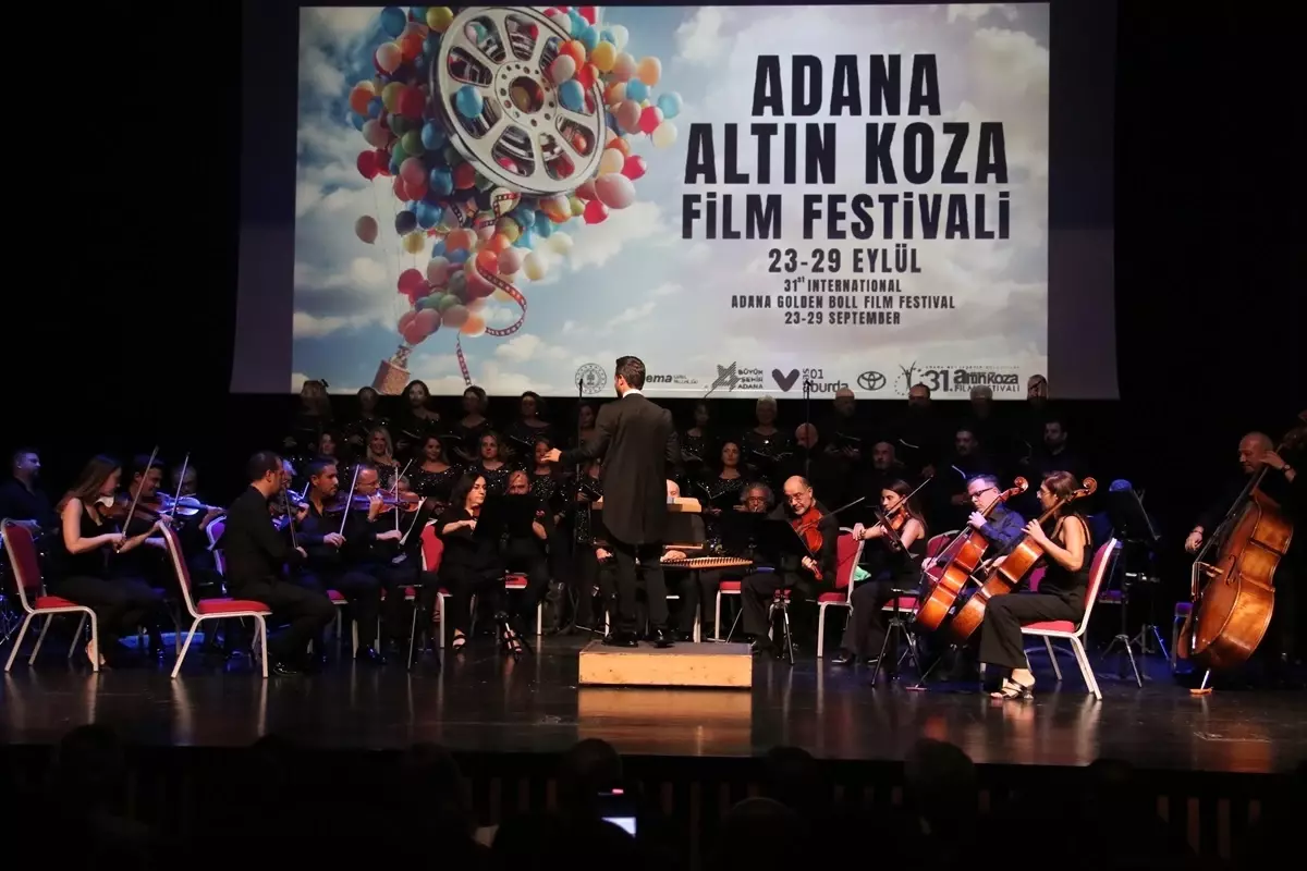 Demet Akbağ ve Uğur Polat’a Onur Ödülü