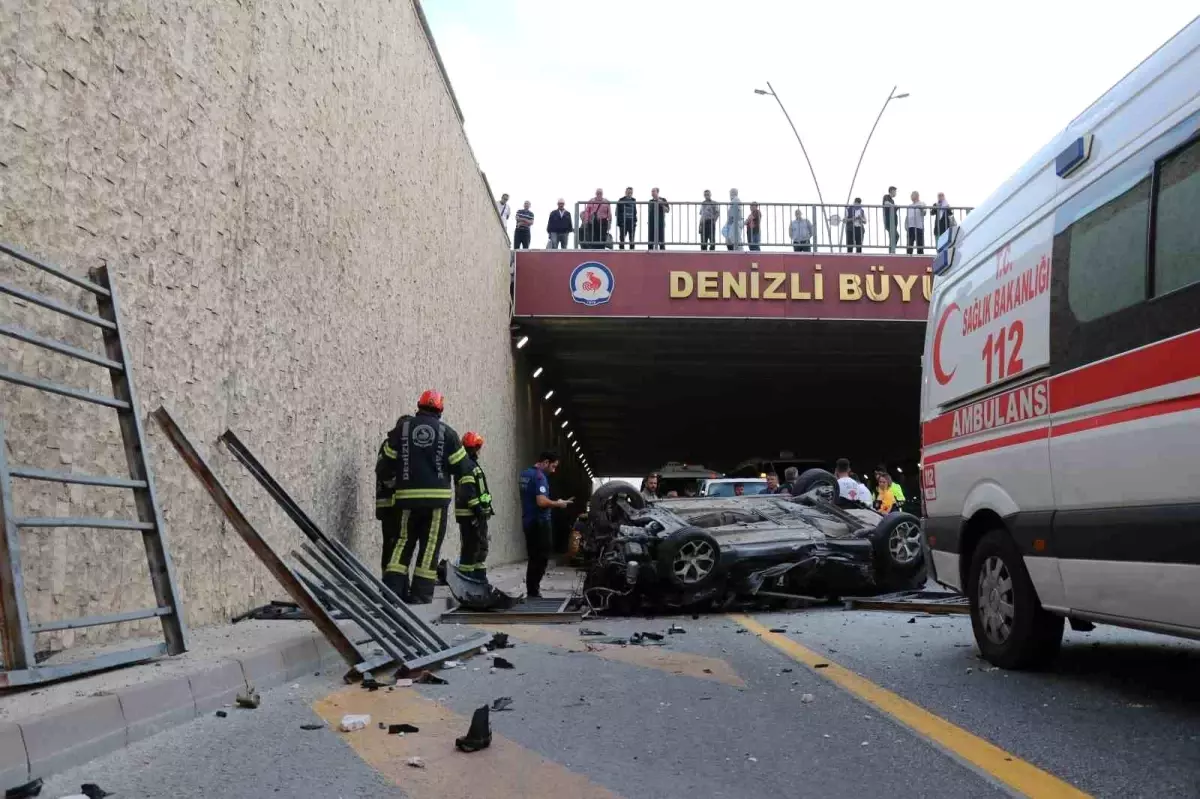 Denizli’de Köprülü Kavşakta Trafik Kazası: 1 Ölü, 2 Yaralı