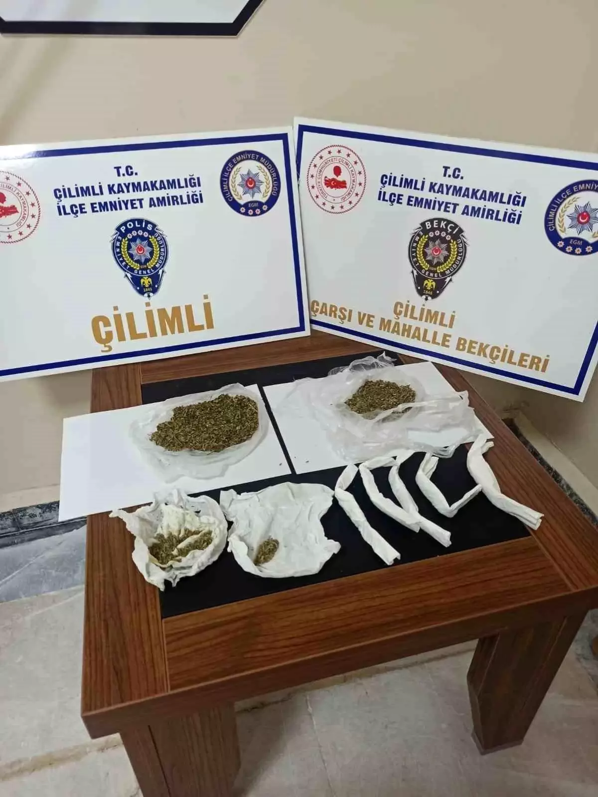 Düzce’de Uyuşturucu Operasyonu: 69,99 Gram Esrar Ele Geçirildi