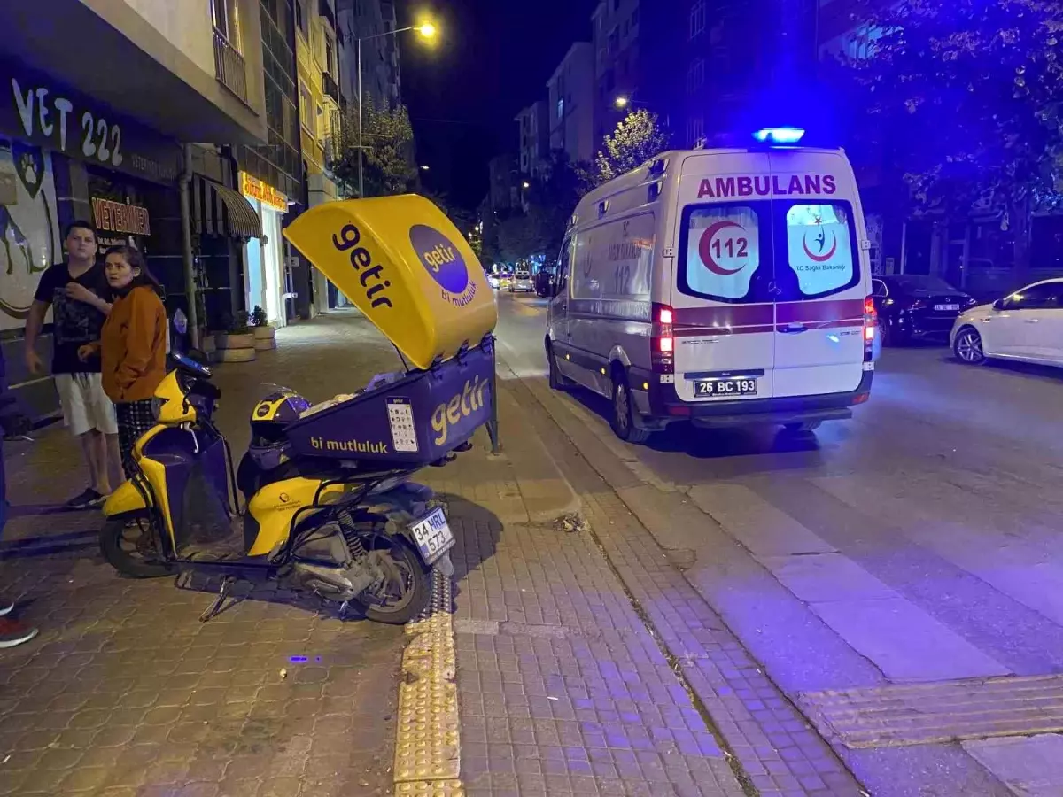 Eskişehir’de Motosikletli Kurye Kadına Çarptı