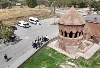 Gazilere Ahlat’ın Tarihi Mekanları Tanıtıldı