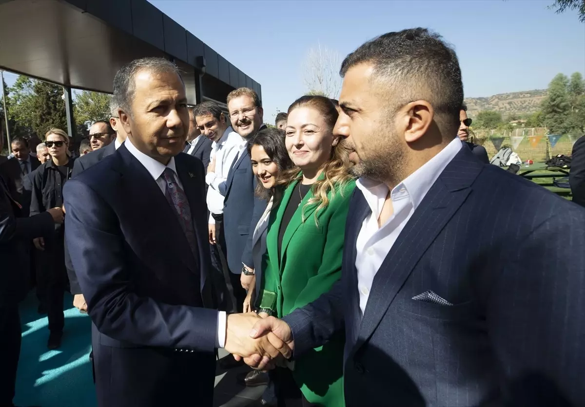 İçişleri Bakanı Ali Yerlikaya Aydın’da ‘Türkiye Buluşmaları’ Programına Katıldı