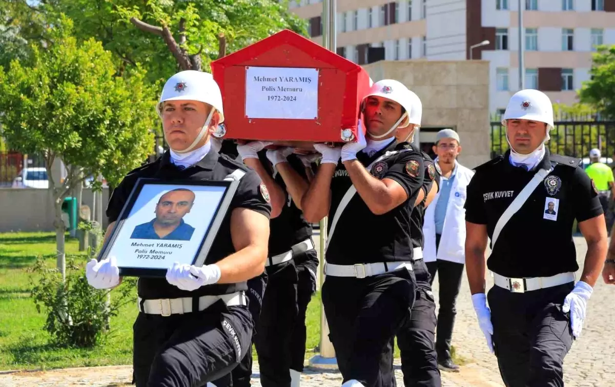 Kalp Krizi Geçiren Polis Memuru Mehmet Yaramış Son Yolculuğuna Uğurlandı