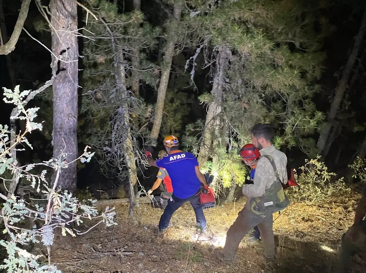Kargı’da Motosiklet Dere Yatağına Düştü: Baba ve Oğul Kurtarıldı