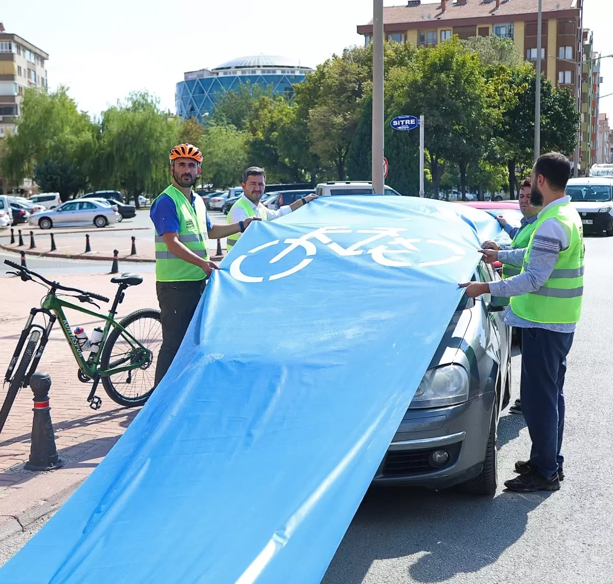 Konya’da Bisiklet Yolu İhlalleri Protesto Edildi
