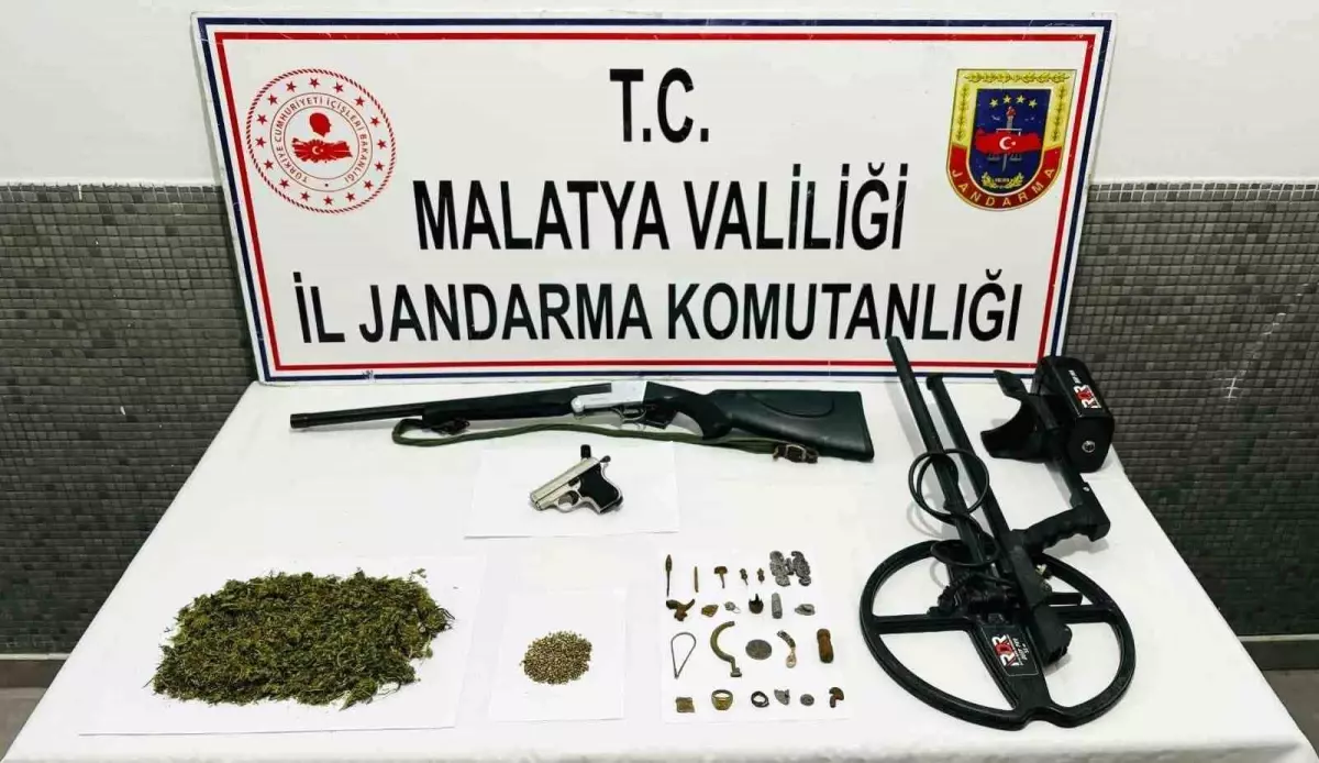 Malatya’da Uyuşturucu, Silah ve Tarihi Eser Ele Geçirildi