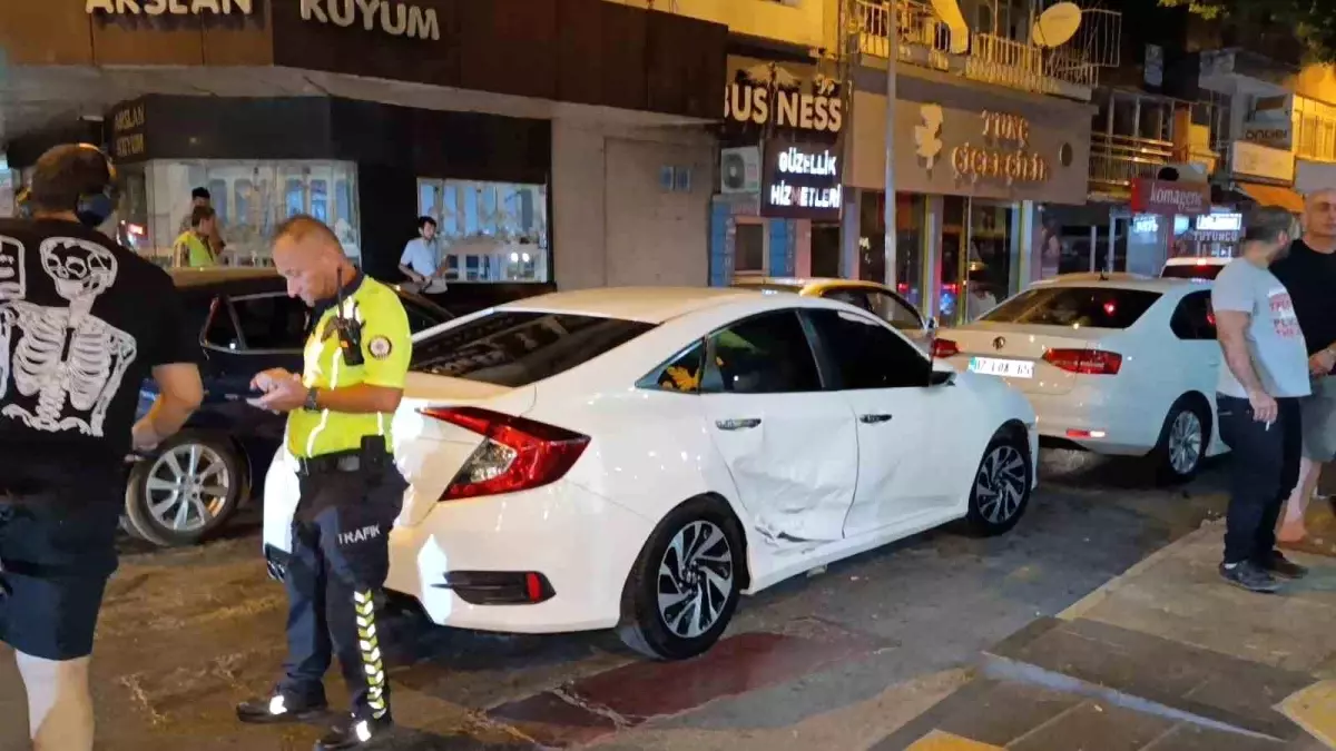 Manavgat’ta İki Otomobil Çarpıştı, Ehliyetsiz Sürücüye Cezai İşlem