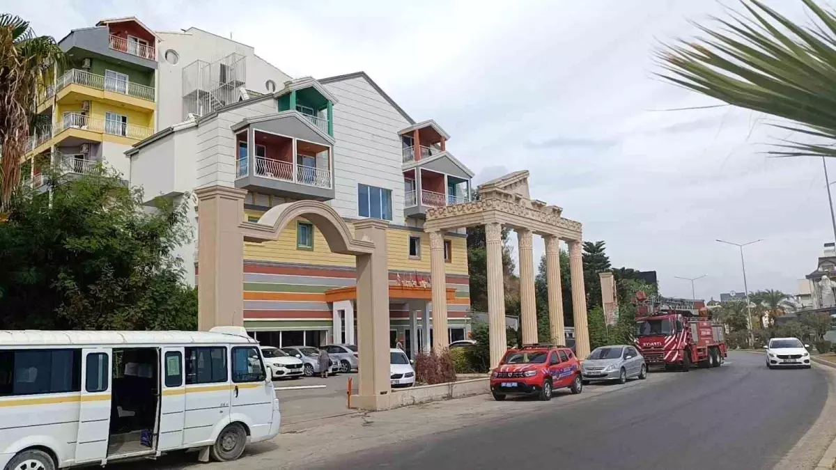 Manavgat’ta Otel Mutfağında Yangın Çıktı