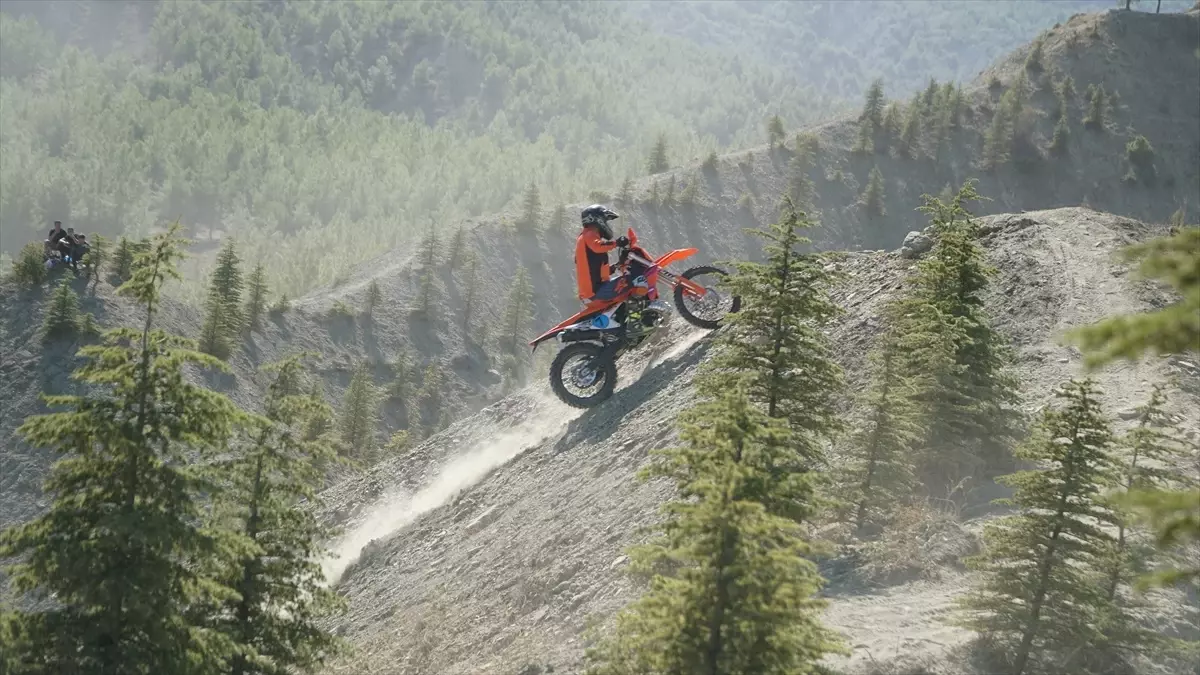 Osmancık’ta Enduro Motosiklet Yarışları Coşkusu