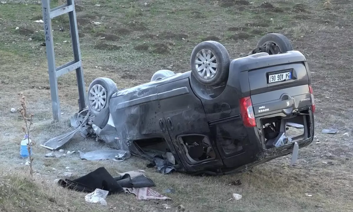 Ağrı’da İki Ayrı Trafik Kazasında 15 Kişi Yaralandı