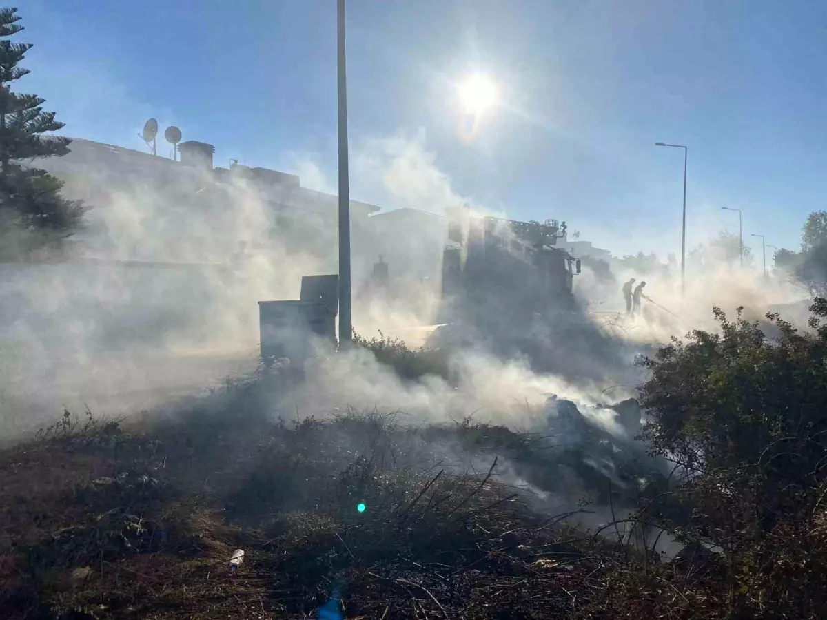 Antalya’da Kuru Atık Yangını Golf Arabasını Küle Döndürdü