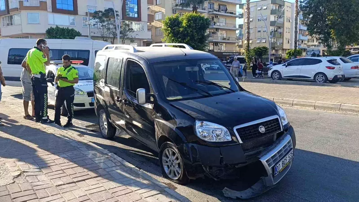 Antalya’da Trafik Kazası: Suçlu Motosiklet Sürücüsü Olay Yerinden Kaçtı