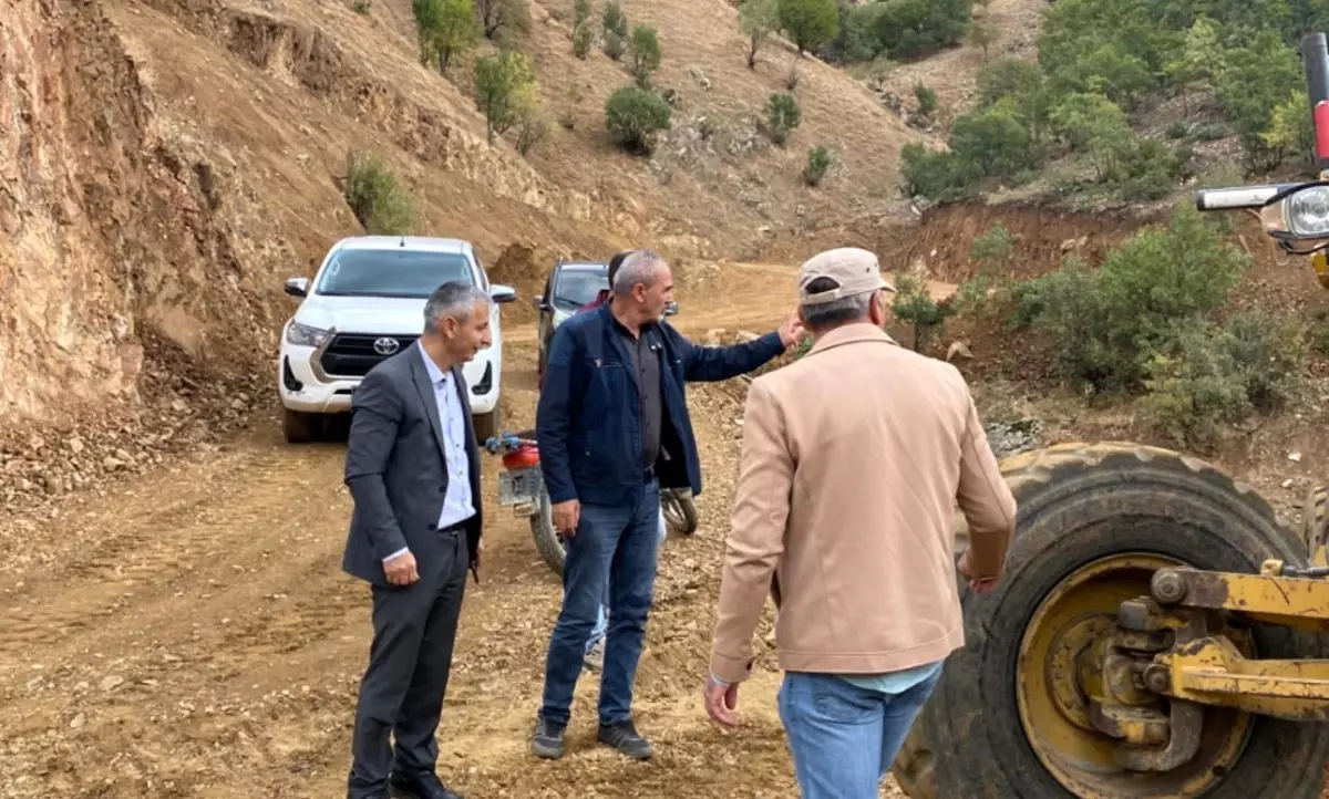 Bağlar Nehri Köyü Muhtarı’ndan Yol Çalışmaları