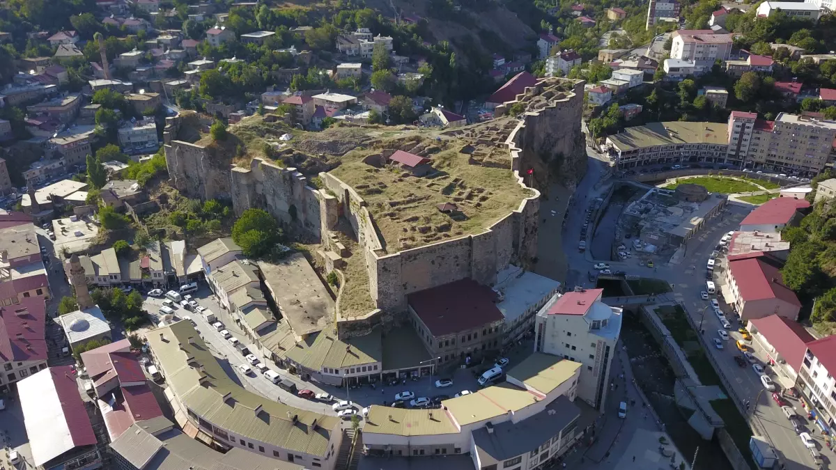 Bitlis Kalesi’nde Osmanlı Dönemine Ait Su Dağıtım Sistemi Bulundu