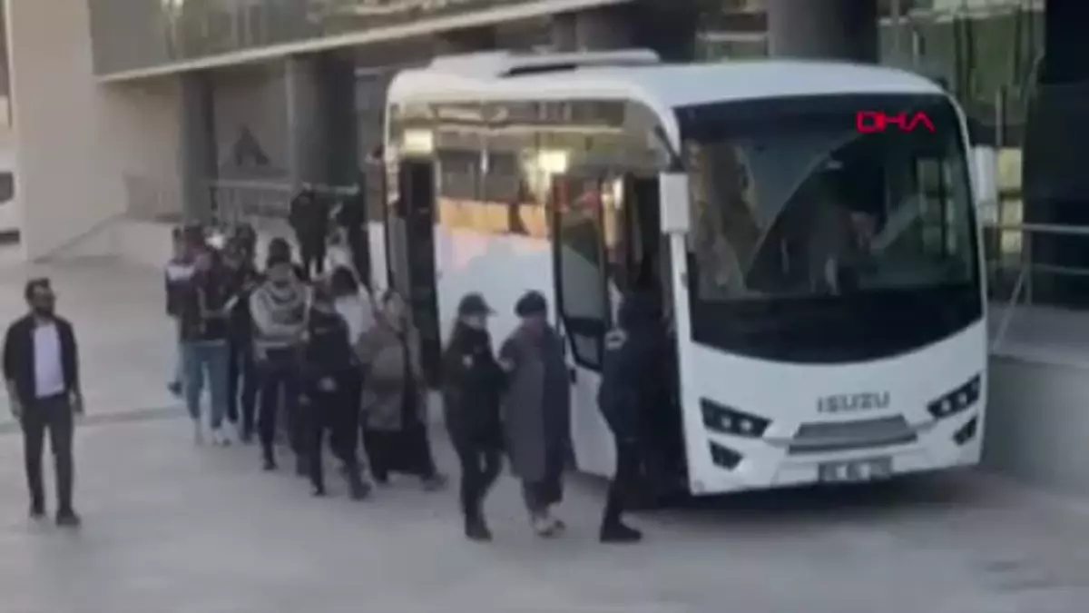 Bursa’da Helikopter Destekli Uyuşturucu Operasyonu: 68 Şüpheli Gözaltında