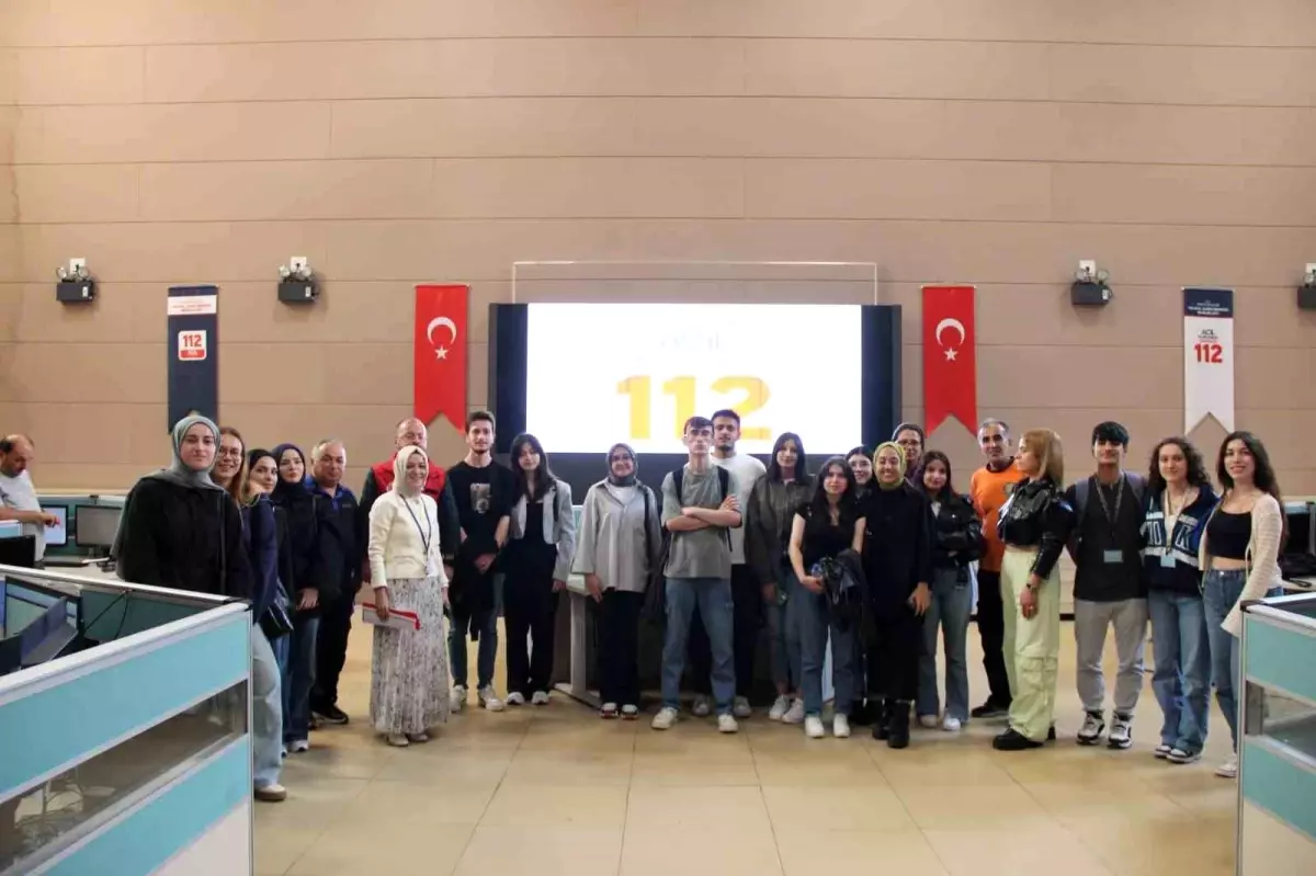 Düzce Üniversitesi Hemşirelik Öğrencilerinden 112 Acil Çağrı Merkezi Ziyareti