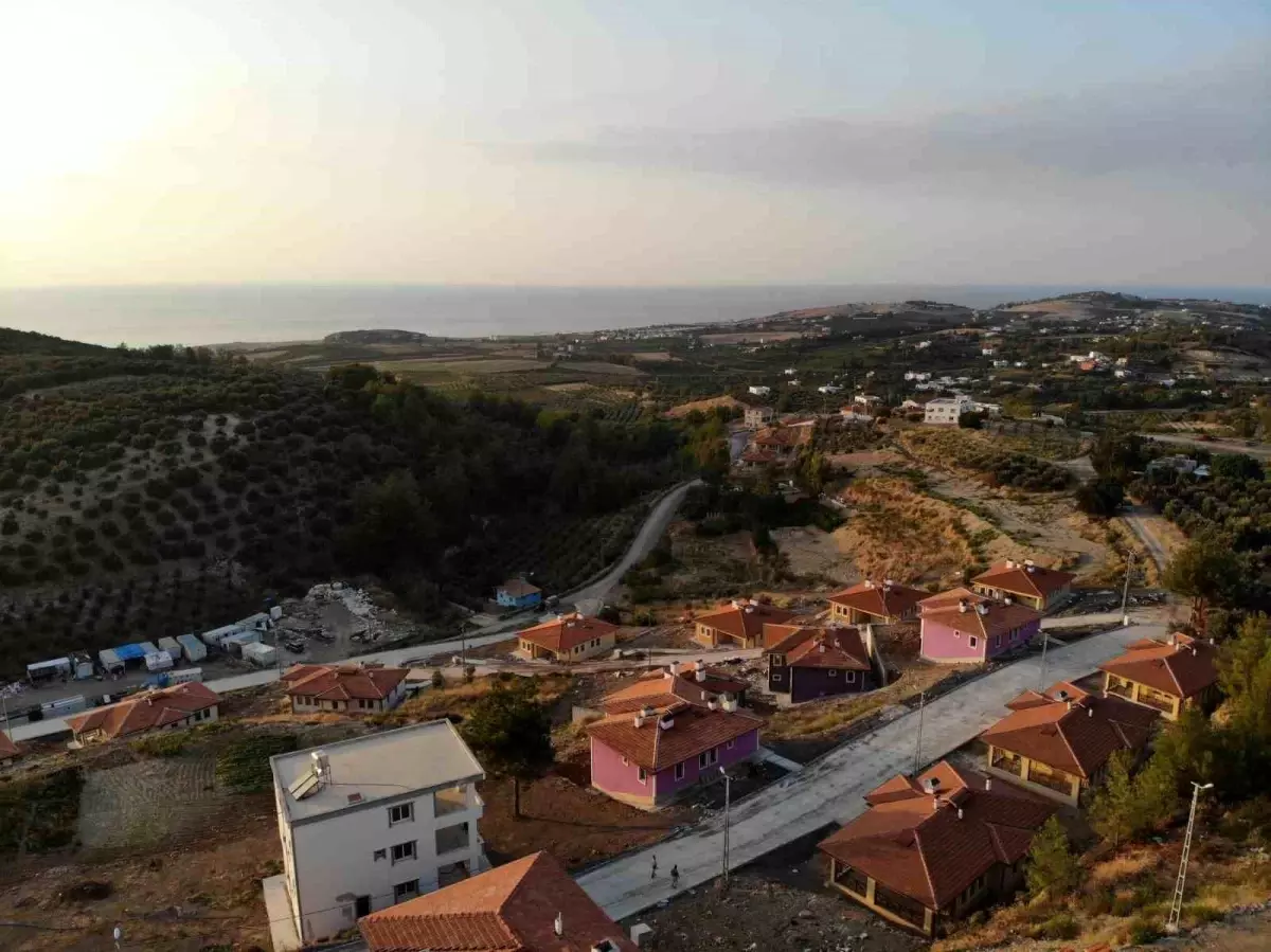 Hatay’da Depremzedelere Yeni Evlerinin Anahtarları Teslim Edildi