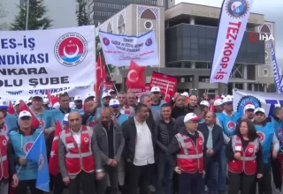 İşçiler Hazine ve Maliye Bakanlığı Önünde Eylem Düzenledi