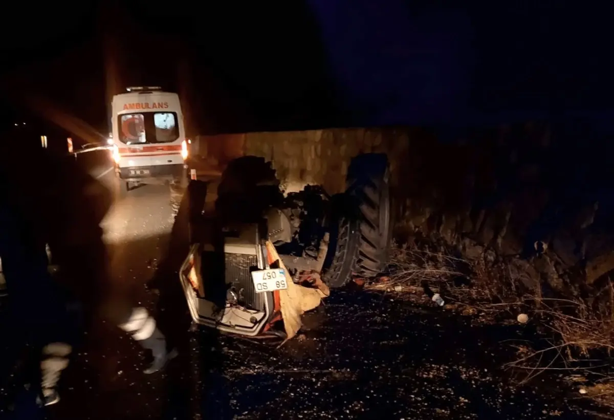 Sivas’ta Taksi ve Traktör Çarpıştı: 1 Ölü, 1 Yaralı