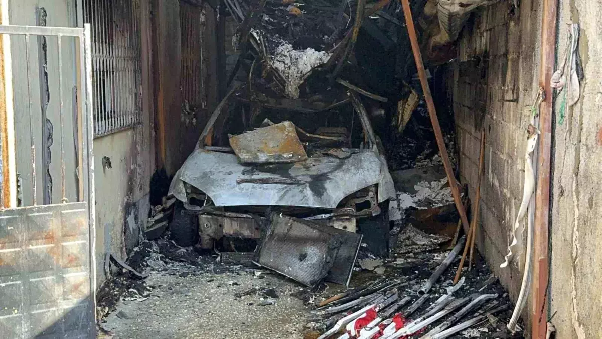 Adana’da Çıkan Yangında 1 Bebek ile 4 Kişi Dumandan Etkilenerek Hastaneye Kaldırıldı