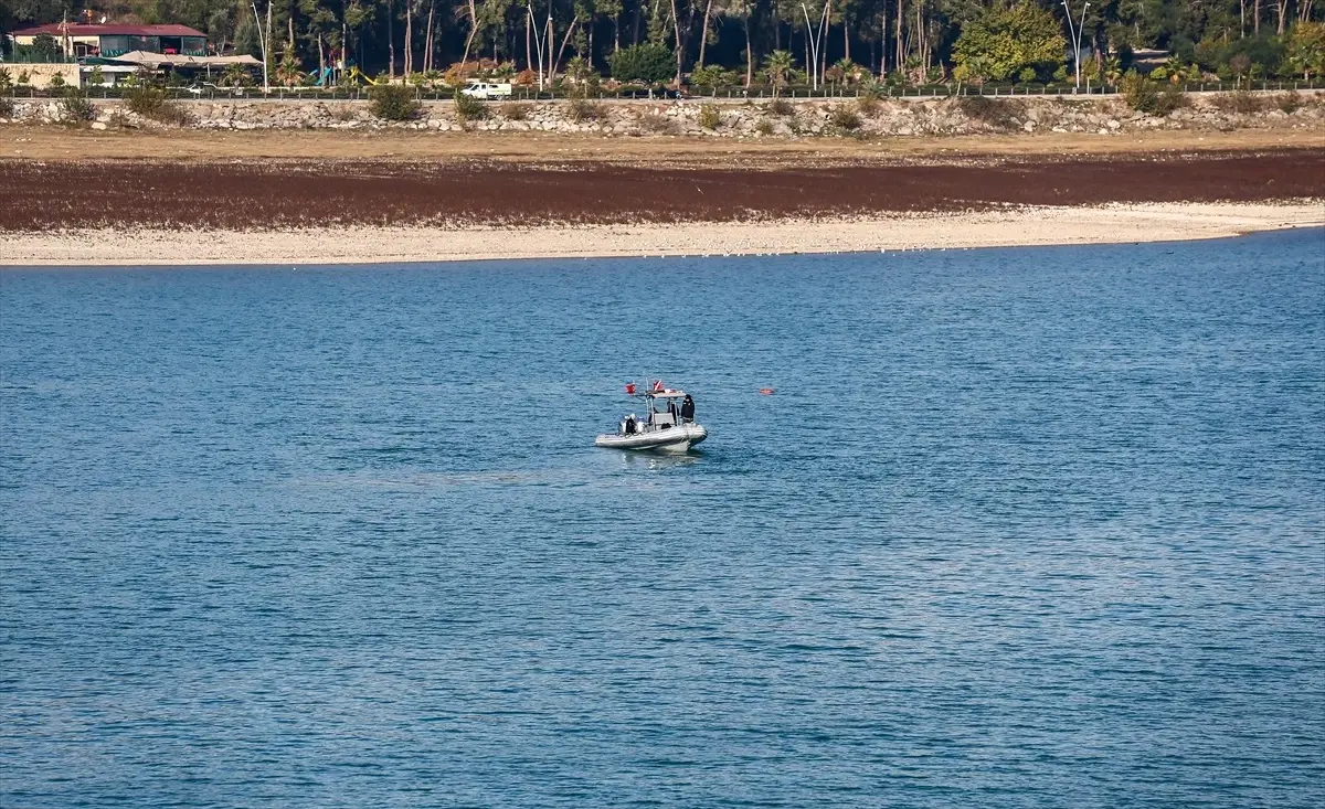 Adana’da Deniz Bisikletiyle Baraj Gölüne Düşen Kız Çocuğu İçin Arama Çalışmaları Devam Ediyor