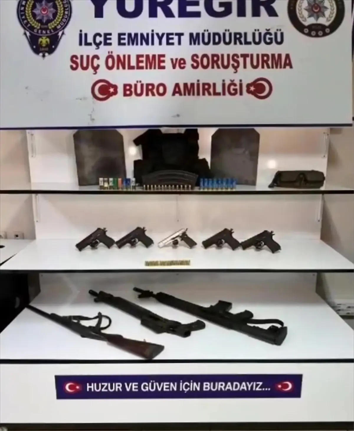 Adana’da Oto Tamirhanesinde Ruhsatsız Silah ve Çelik Yelek Ele Ge geçirildi