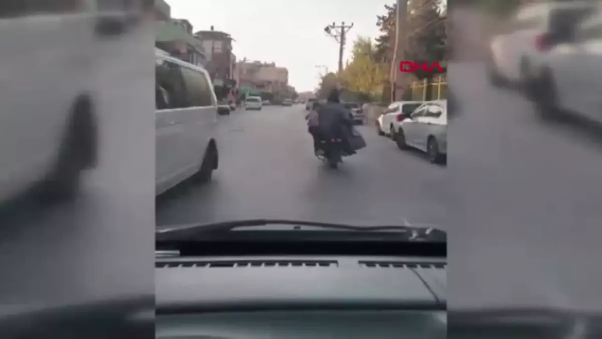 Adana’da Tehlikeli Motosiklet Yolculuğu