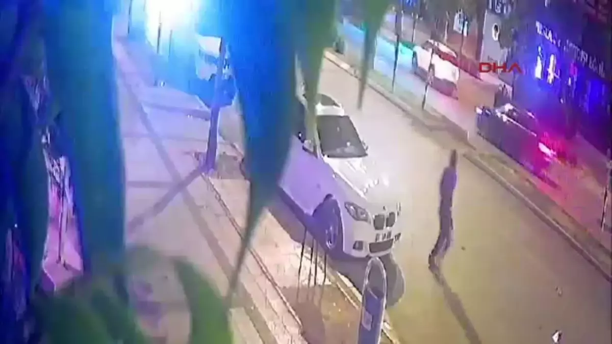 Adana’da Yaya Geçidinde Kaza: Anne ve Oğlu Hayati Tehlike Altında