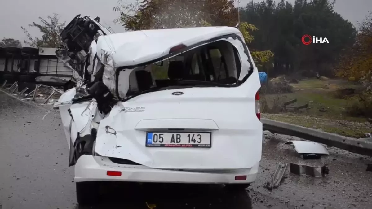 Amasya’da Kazaya Müdahale Eden Polis Otosuna Tır Çarptı