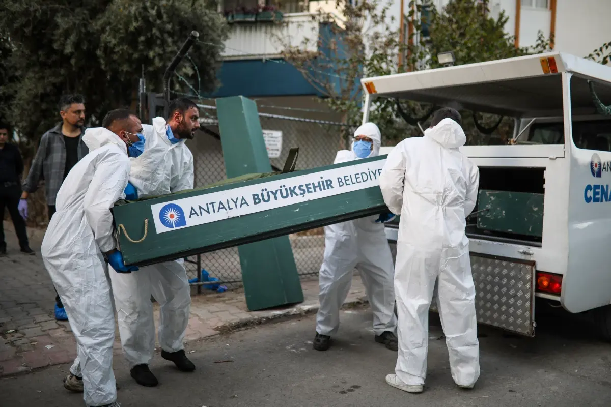 Antalya’da İranlı Kardeşler Ölü Bulundu: İntihar Şüphesi