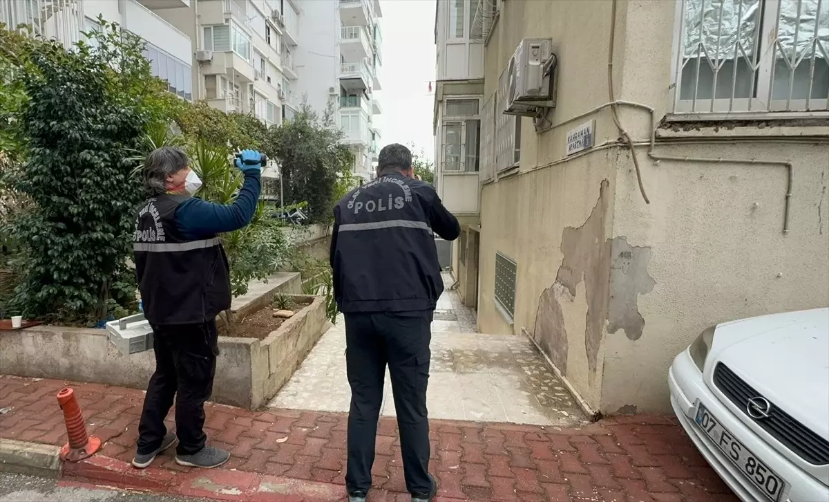 Antalya’da Kiracı, Ev Sahibinin Ölümünü Bildirdi