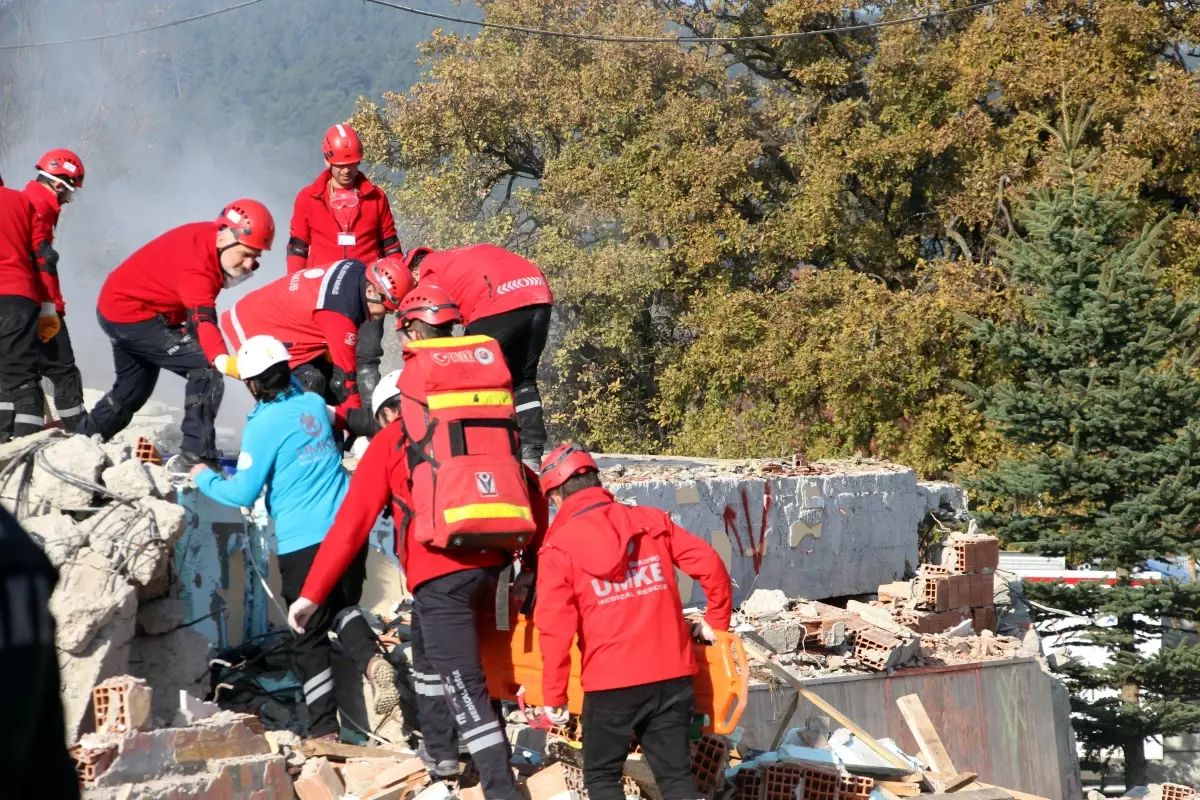 Bolu’da Gerçekleştirilen Deprem Tatbikatında 14 Bin 544 Bina Yıkıldı