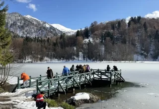Borçka Karagöl Tabiat Parkı’nda Sonbahar-Kış Görsel Şöleni