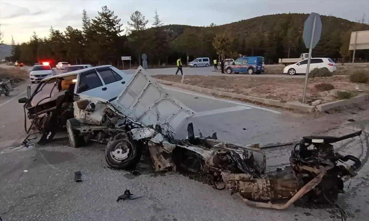 Burdur’da Trafik Kazası: 6 Yaralı