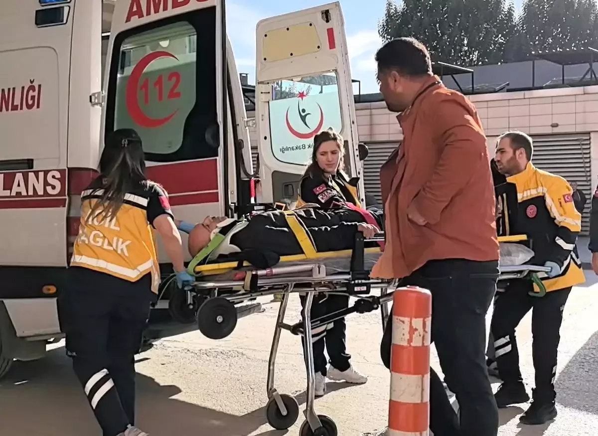 Bursa’da Fabrikadan Düşen Elektrik Teknisyeni Yaralandı