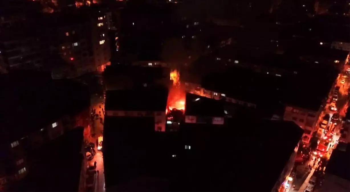 Bursa’da Gece Yangını: Evciller Kurtarıldı, Can Kaybı Olmadı