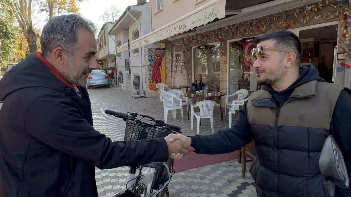 Bursa’da İki Arkadaşın İlginç Takası: iPhone 13 ve Ekmek Arası Kavurma!