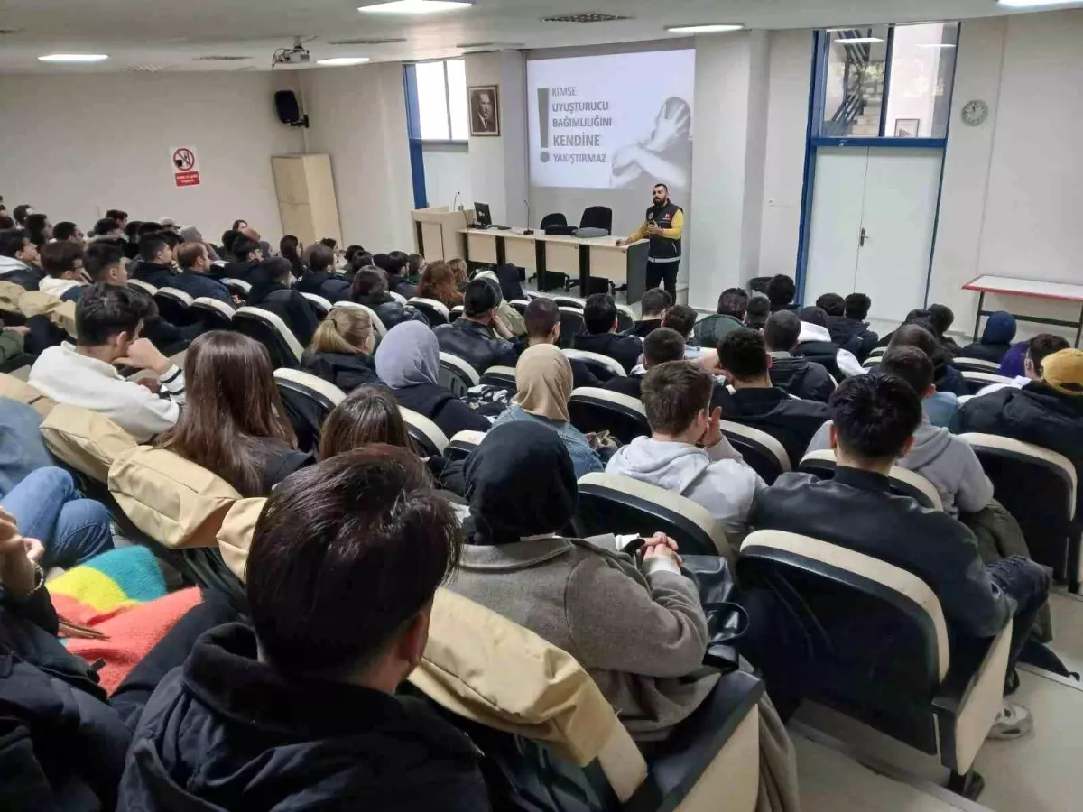 Bursa’da Narkotik Ekiplerinden Bilgilendirme Etkinliği
