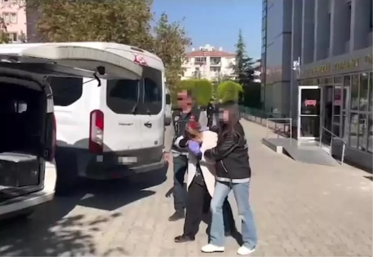 Denizli’de Narkotik Operasyonu: 9 Bin Uyuşturucu Hap ve Bonzai Ele Geçirildi