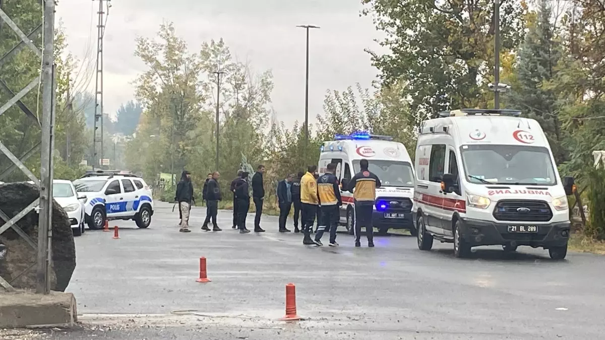 Diyarbakır’da Düğün Salonunda Bıçaklı Kavga: 3 Yaralı