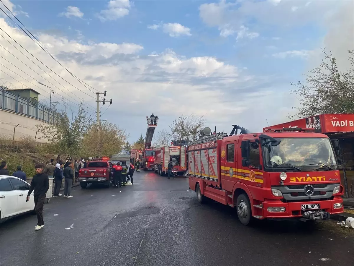 Diyarbakır’da Kafede Yangın Paniği